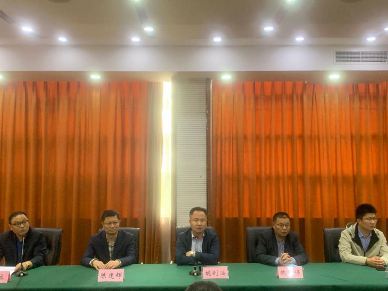 日出水了啊快点使劲动态图