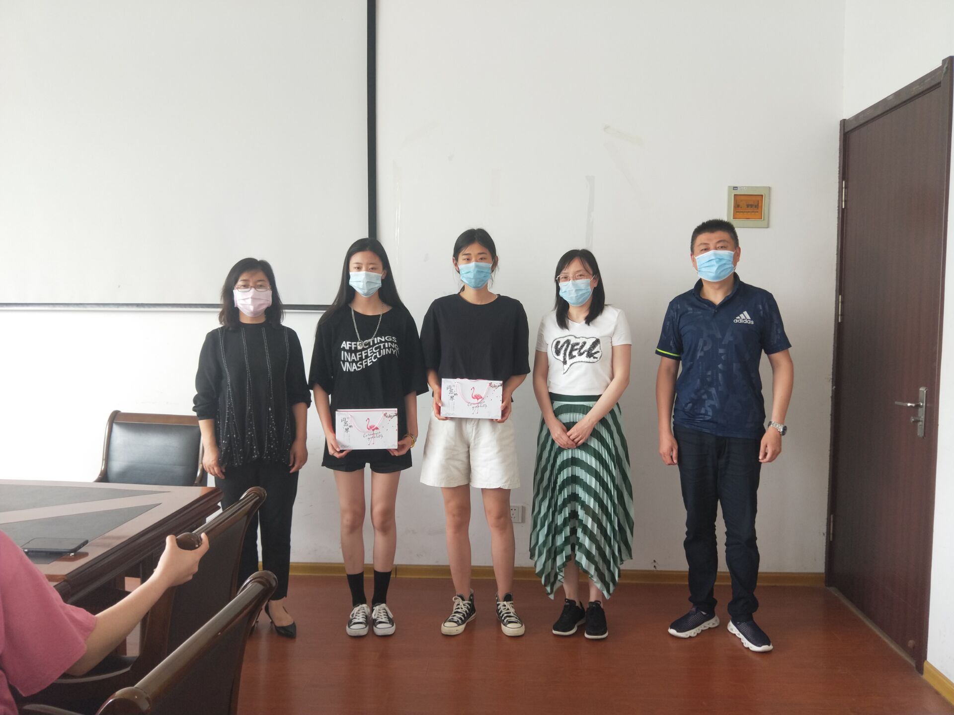 日出水了啊快点使劲动态图