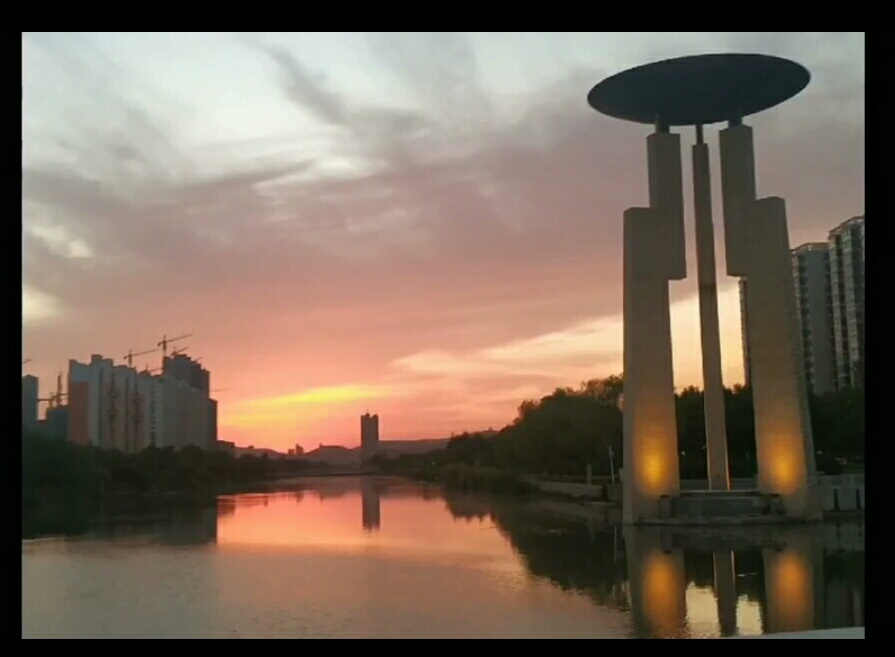 日出水了啊快点使劲动态图