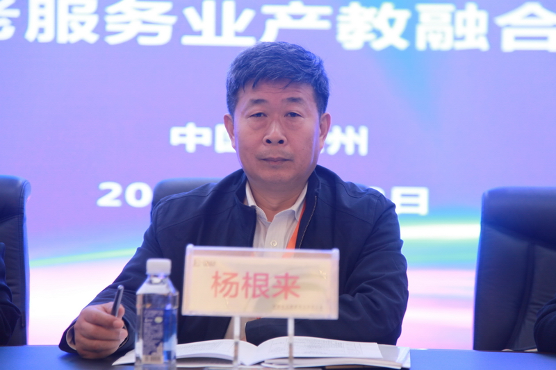 日出水了啊快点使劲动态图