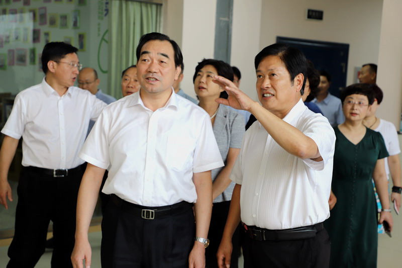 日出水了啊快点使劲动态图