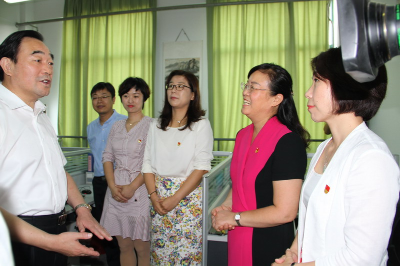 日出水了啊快点使劲动态图