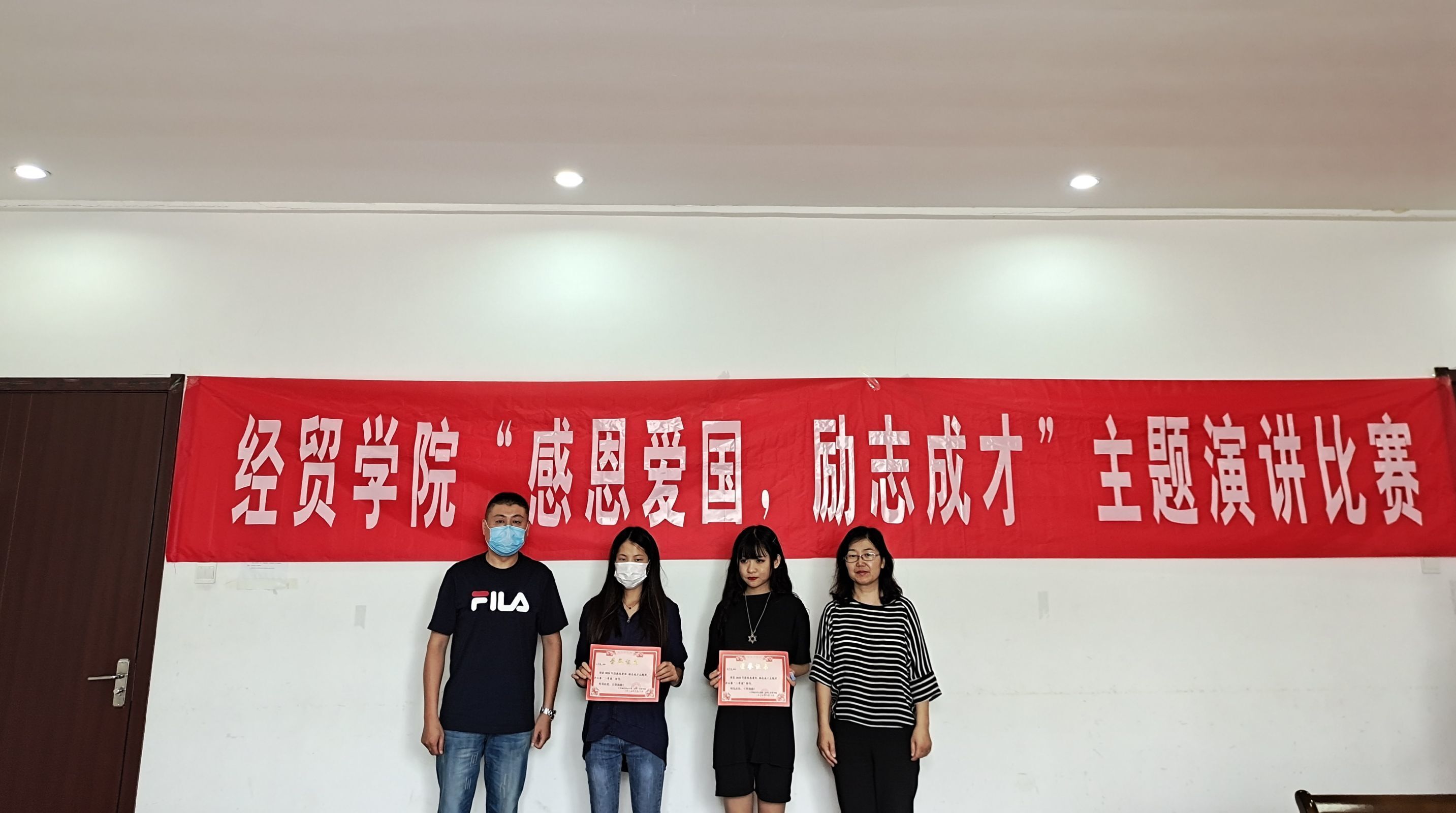 日出水了啊快点使劲动态图