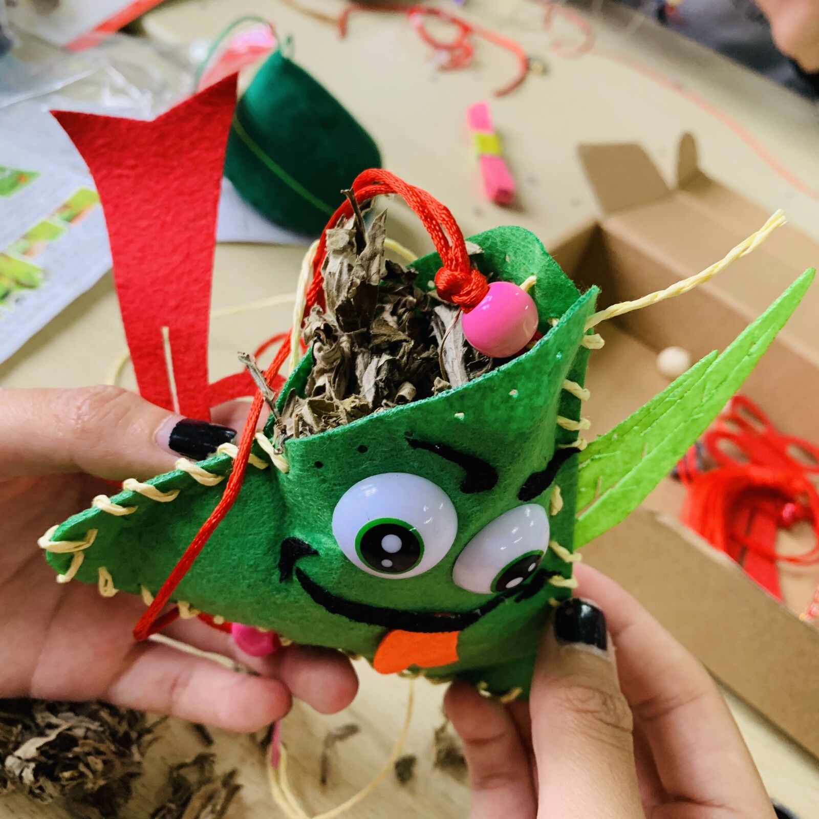 日出水了啊快点使劲动态图