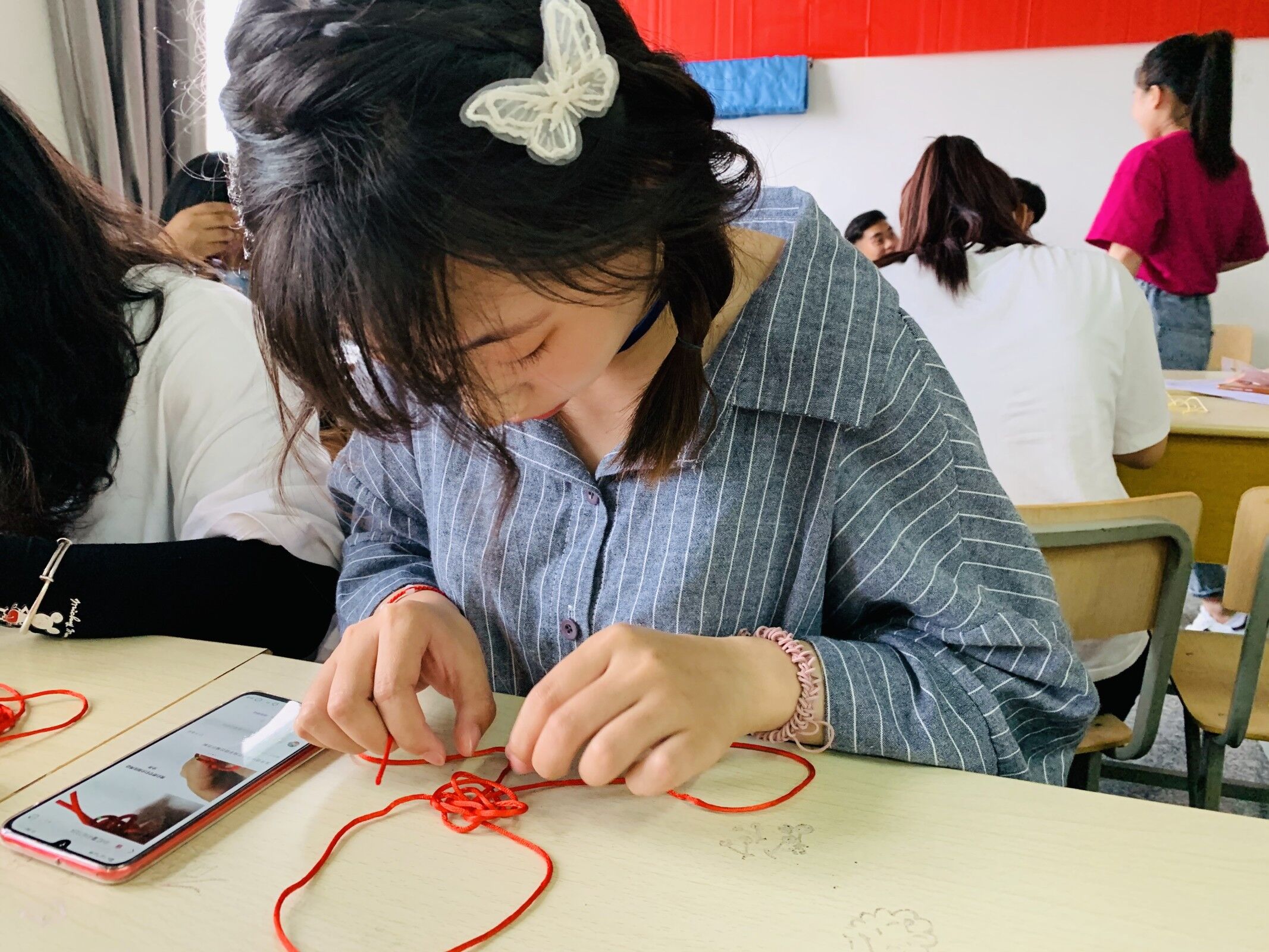 日出水了啊快点使劲动态图