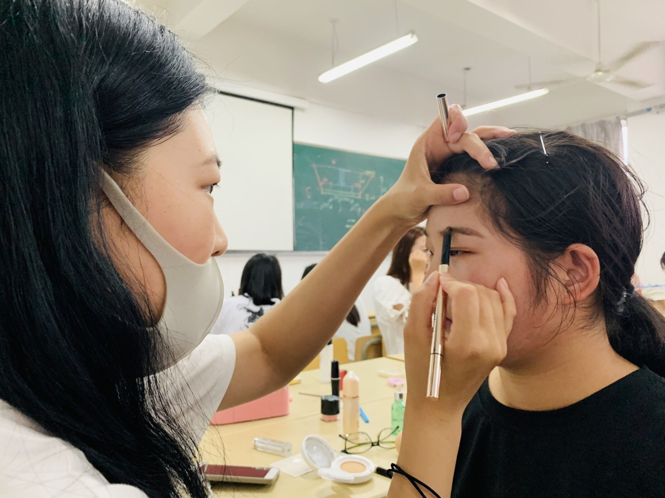 日出水了啊快点使劲动态图