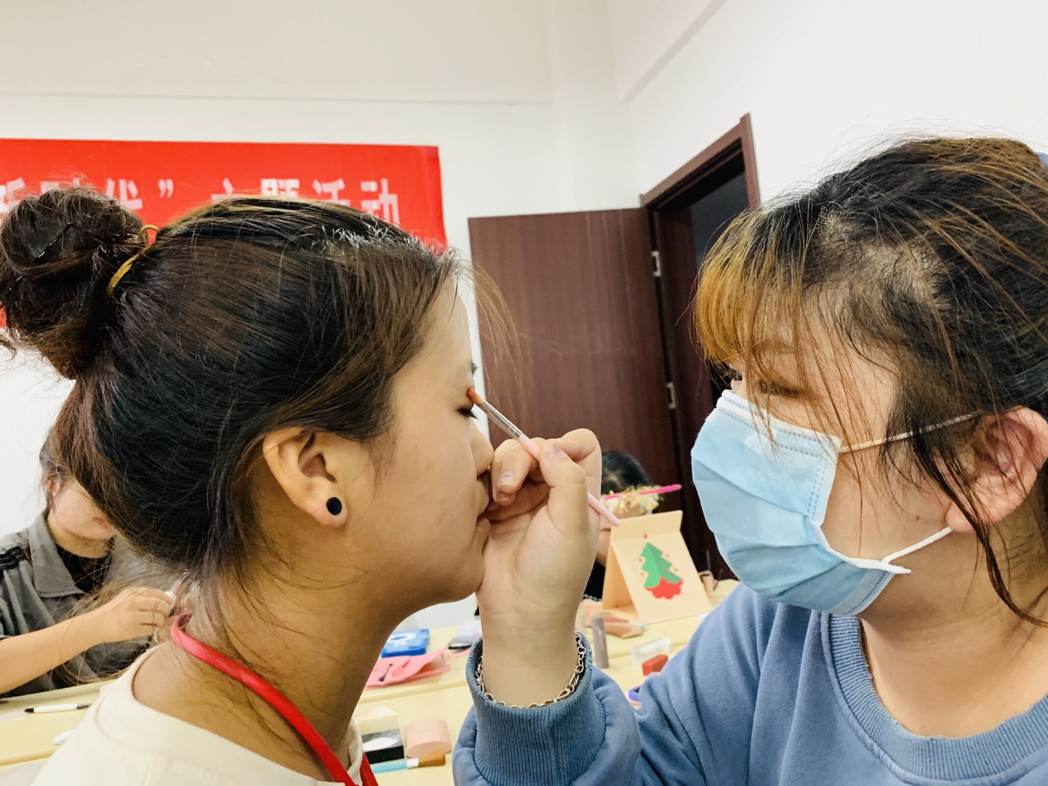 日出水了啊快点使劲动态图