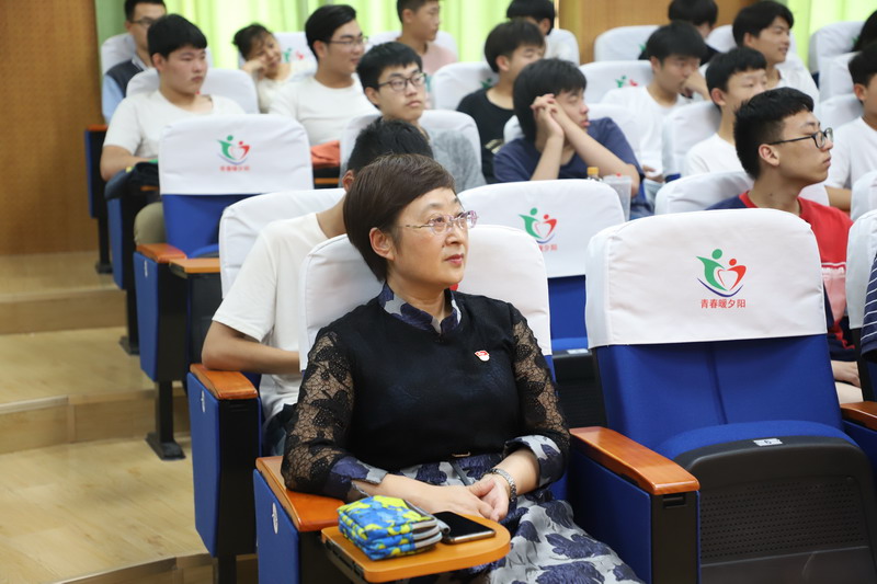 日出水了啊快点使劲动态图