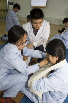 日出水了啊快点使劲动态图