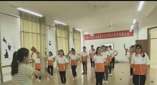 日出水了啊快点使劲动态图