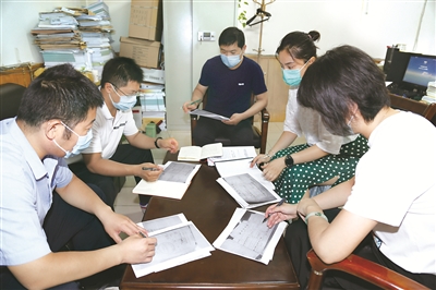 日出水了啊快点使劲动态图