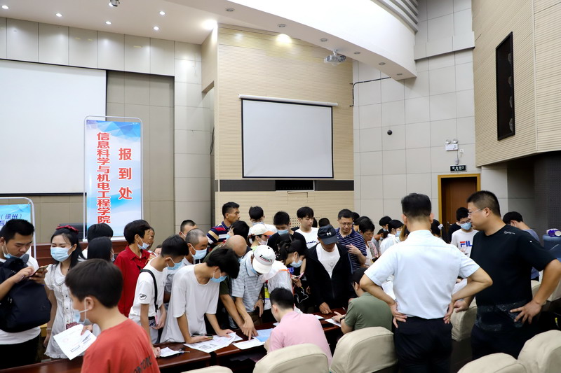 日出水了啊快点使劲动态图