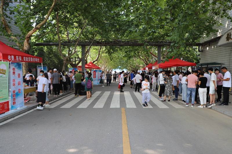 日出水了啊快点使劲动态图