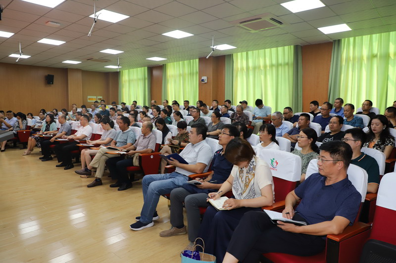 日出水了啊快点使劲动态图