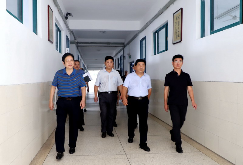 日出水了啊快点使劲动态图