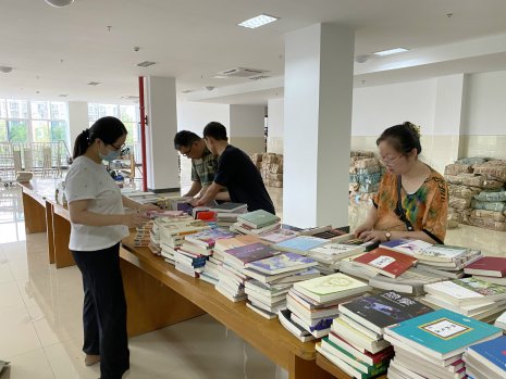 日出水了啊快点使劲动态图