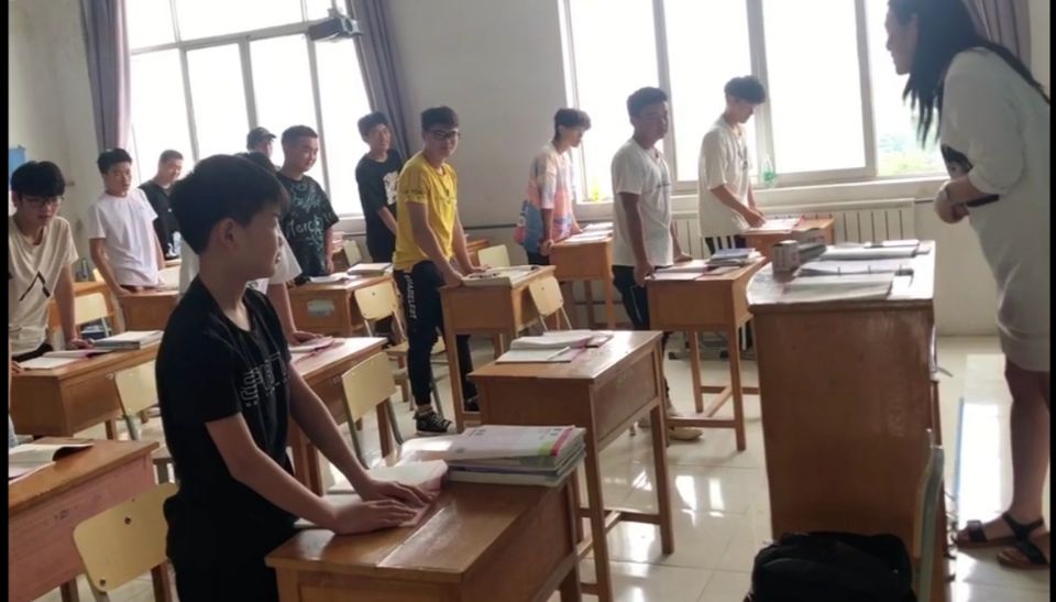 日出水了啊快点使劲动态图