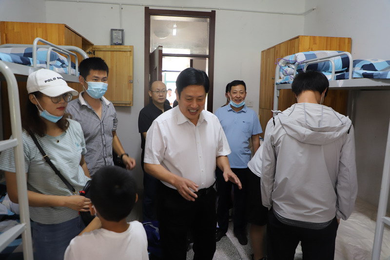 日出水了啊快点使劲动态图