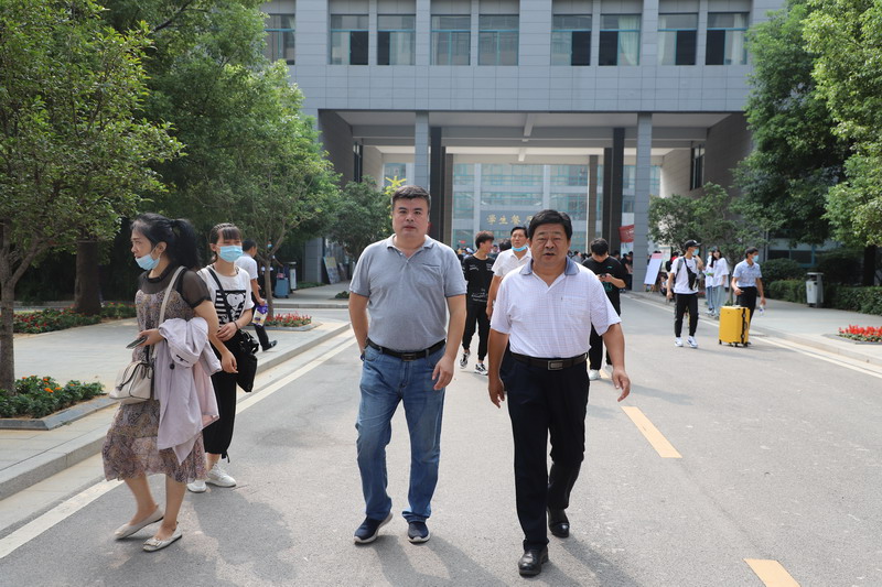 日出水了啊快点使劲动态图