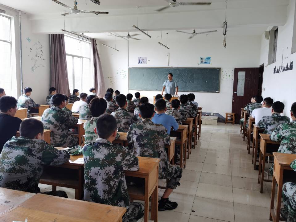 日出水了啊快点使劲动态图