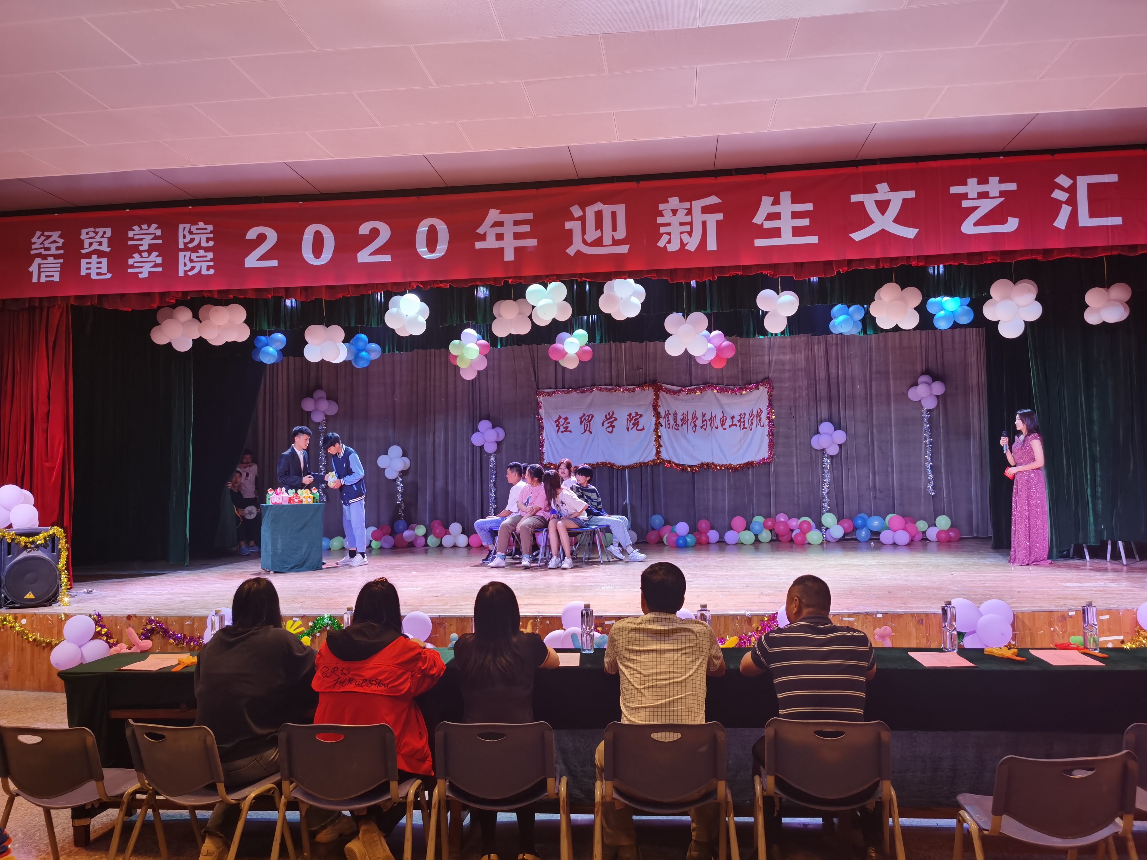 日出水了啊快点使劲动态图