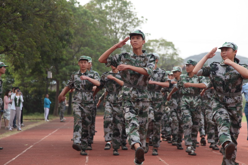 日出水了啊快点使劲动态图