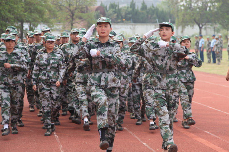 日出水了啊快点使劲动态图