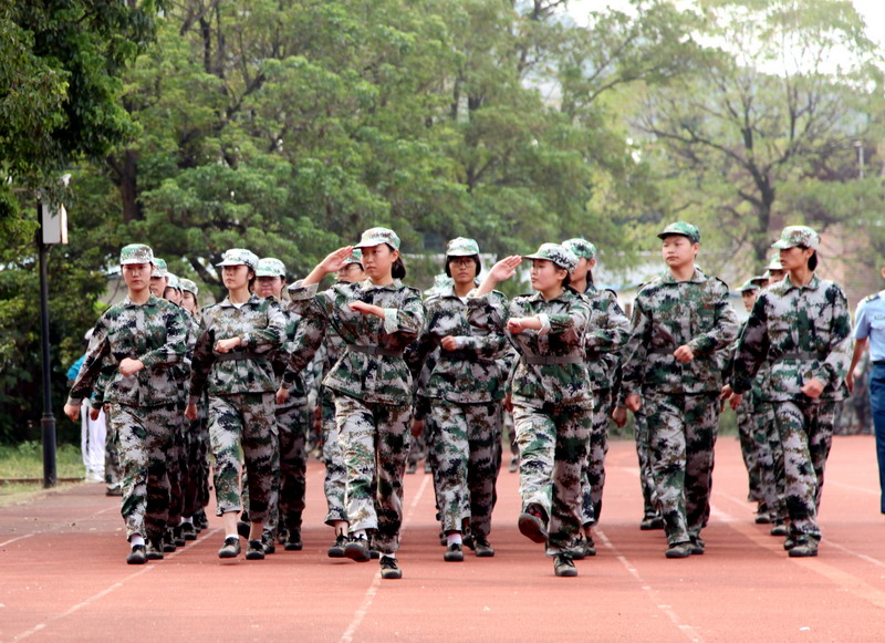 日出水了啊快点使劲动态图