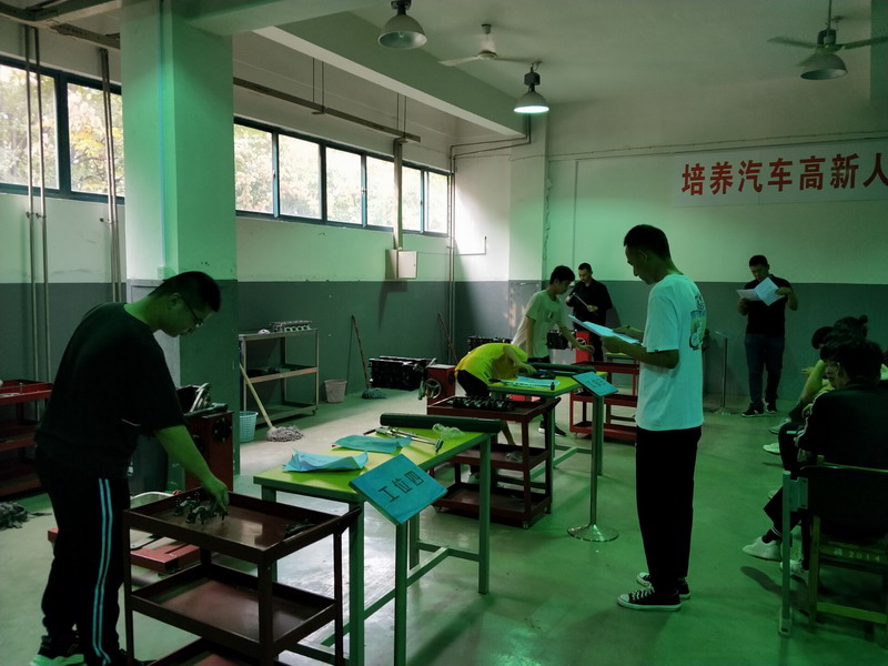 日出水了啊快点使劲动态图