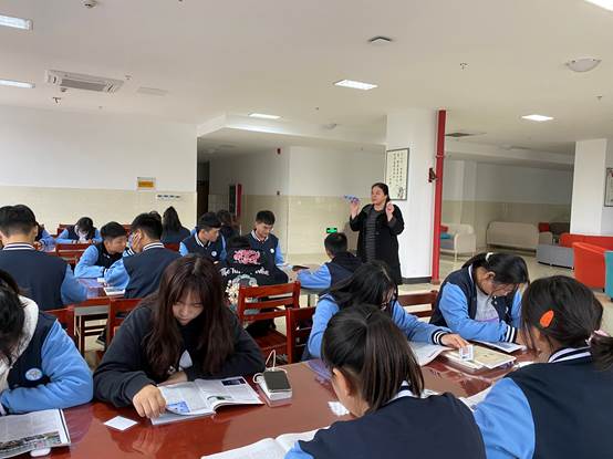 日出水了啊快点使劲动态图