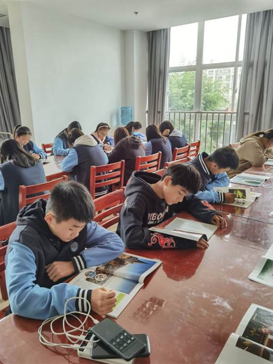 日出水了啊快点使劲动态图