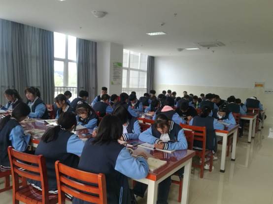 日出水了啊快点使劲动态图