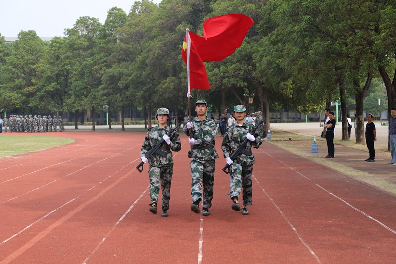 日出水了啊快点使劲动态图