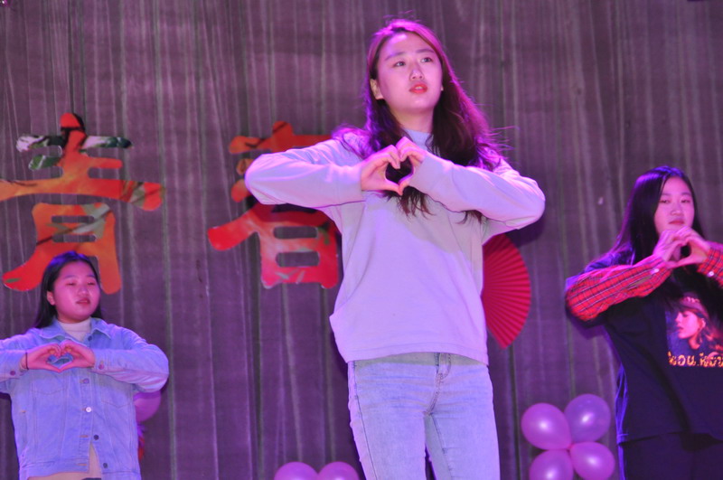 日出水了啊快点使劲动态图