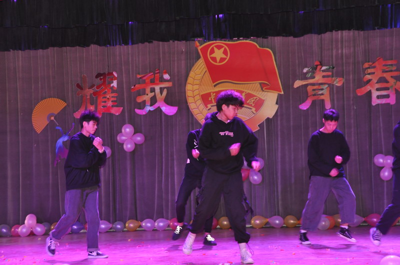 日出水了啊快点使劲动态图