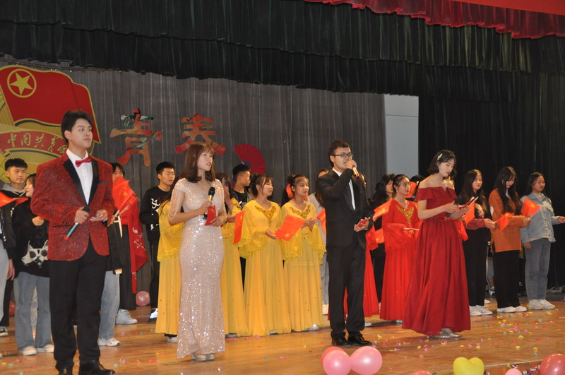 日出水了啊快点使劲动态图