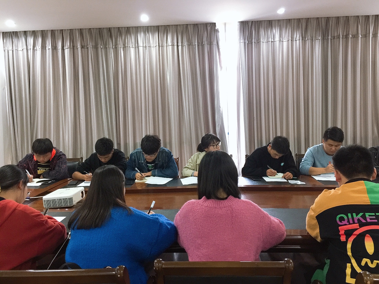 日出水了啊快点使劲动态图