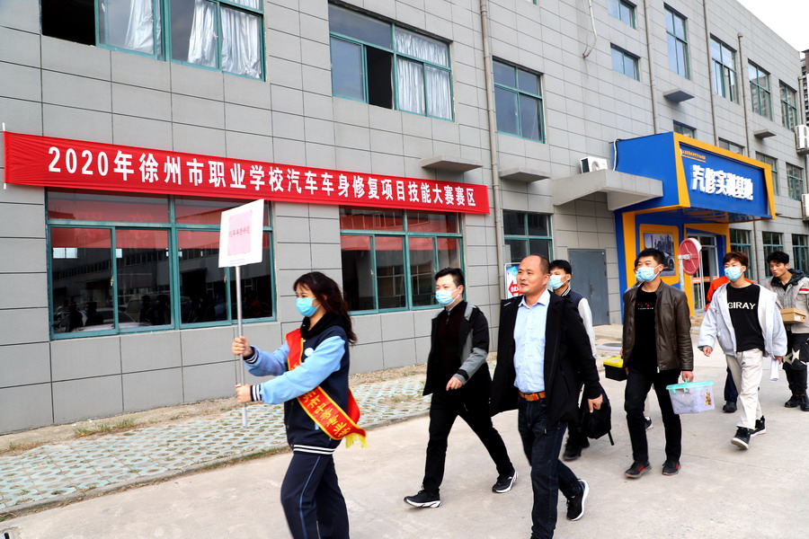 日出水了啊快点使劲动态图