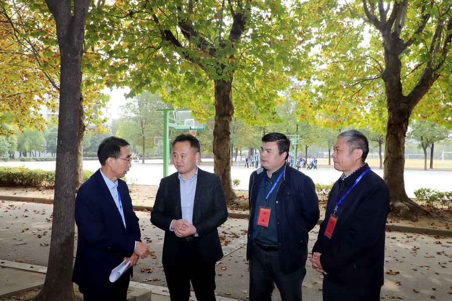 日出水了啊快点使劲动态图