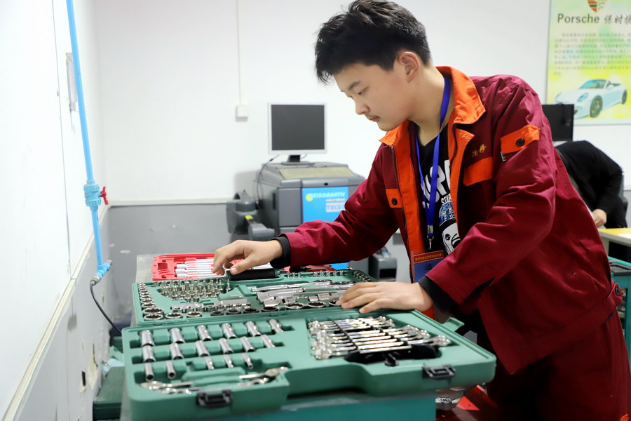 日出水了啊快点使劲动态图