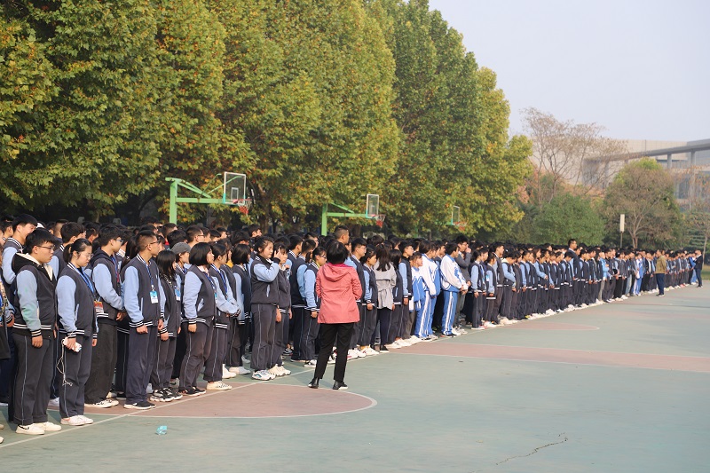 日出水了啊快点使劲动态图