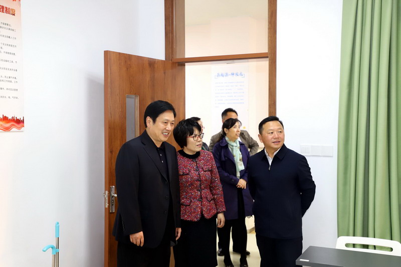 日出水了啊快点使劲动态图