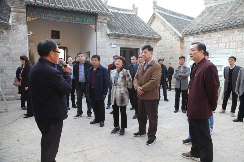 日出水了啊快点使劲动态图