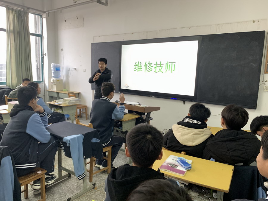 日出水了啊快点使劲动态图