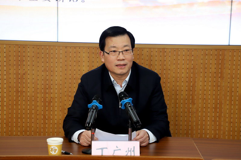 日出水了啊快点使劲动态图