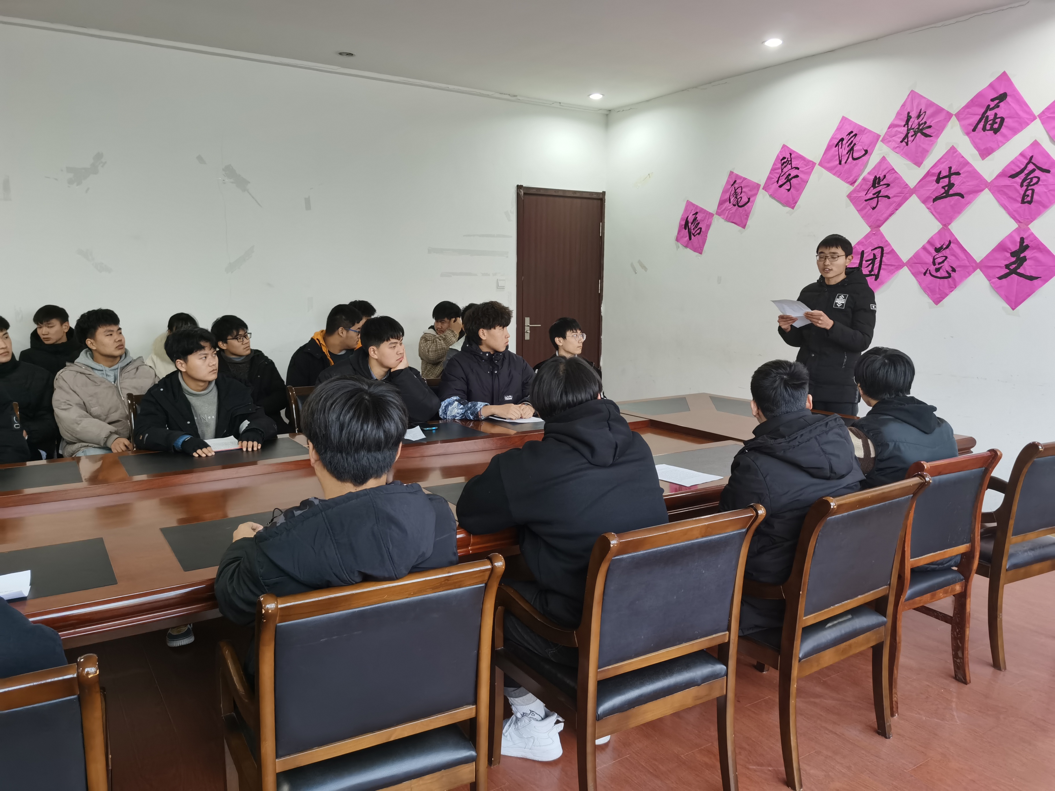 日出水了啊快点使劲动态图