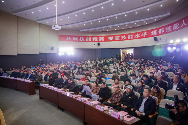 日出水了啊快点使劲动态图