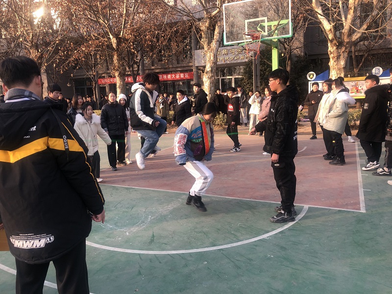 日出水了啊快点使劲动态图