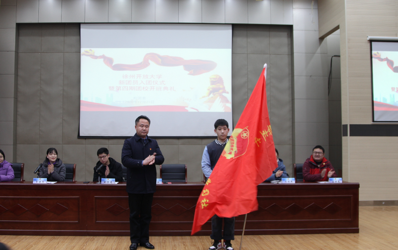 日出水了啊快点使劲动态图