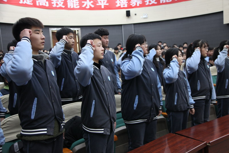 日出水了啊快点使劲动态图